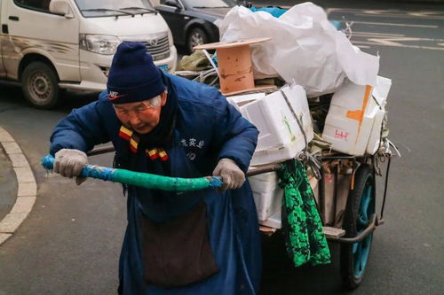 老人收废品视频，收废品老大爷