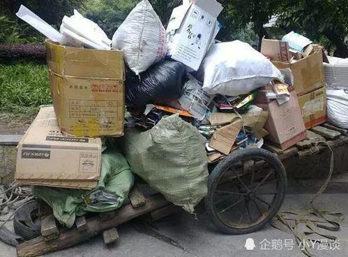 男子捡废品卖钱视频，捡废品挣钱吗